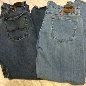 Wrangler Men's Dark and Light Blue Relaxed  jeans 34x30